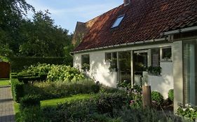 The Two Oaks - Private Garden For Guests